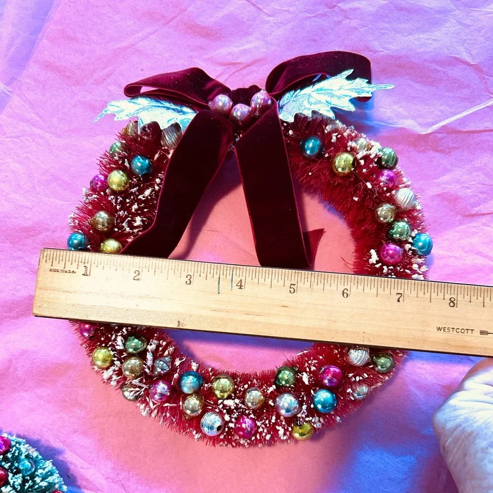 Vintage repurposed Festive Red Holiday Christmas Wreath with Bow - Picture 4 of 4